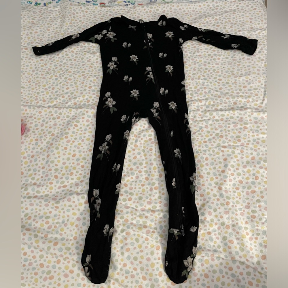 KYTE baby zippered footie pajamas in midnight magnolia